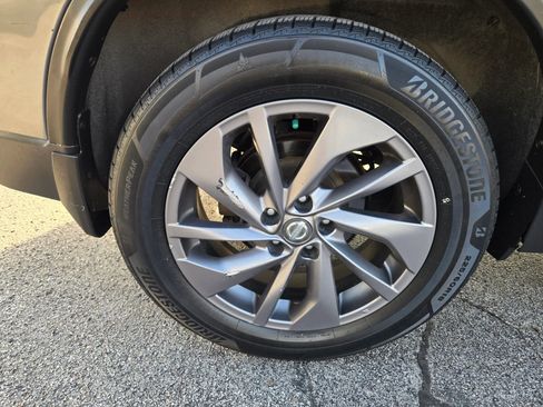 Used 2016 Nissan Rogue SL w/ SL Premium Package image 29