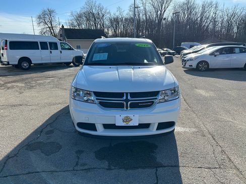 Used 2018 Dodge Journey SE image 3