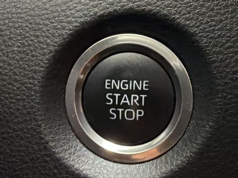 Used 2025 Toyota Corolla SE FWD image 25