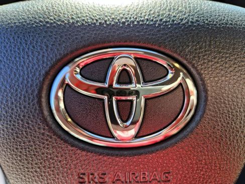 Used 2021 Toyota Sienna XLE w/ XLE Plus Package image 25
