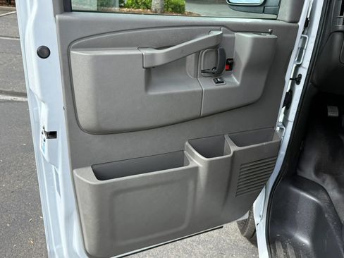 Used 2022 Chevrolet Express 2500 w/ Driver Convenience Package RWD image 21