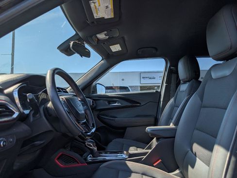 Used 2022 Chevrolet TrailBlazer RS FWD image 12