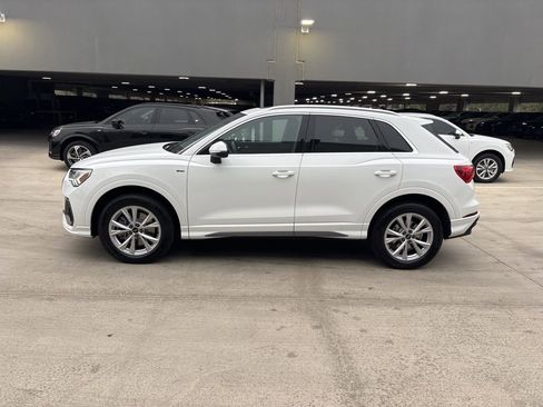 Certified 2025 Audi Q3 2.0T Premium w/ Convenience Package image 9