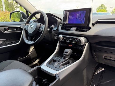 Used 2024 Toyota RAV4 XLE FWD image 15