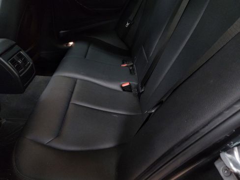 Used 2017 BMW 320i xDrive Sedan image 18