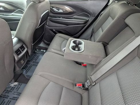 Used 2024 GMC Terrain SLE FWD image 18