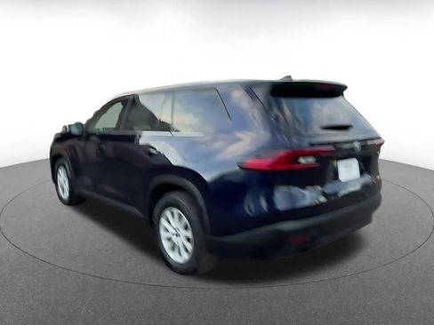 Used 2025 Toyota Grand Highlander XLE image 11