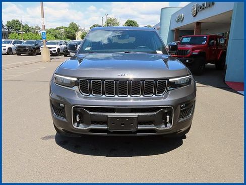 Certified 2022 Jeep Grand Cherokee L Overland w/ Luxury Tech Group IV AWD/4WD image 3