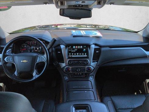 Used 2020 Chevrolet Suburban Premier AWD/4WD image 18
