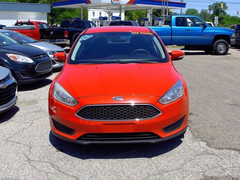 Used 2017 Ford Focus SE FWD image 4