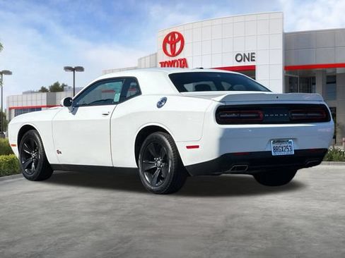 Used 2019 Dodge Challenger SXT RWD image 6