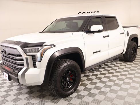 Used 2023 Toyota Tundra Limited AWD/4WD image 11