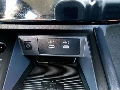 Certified 2025 Nissan Kicks SR image 15