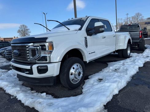 Used 2021 Ford F450 Limited image 3