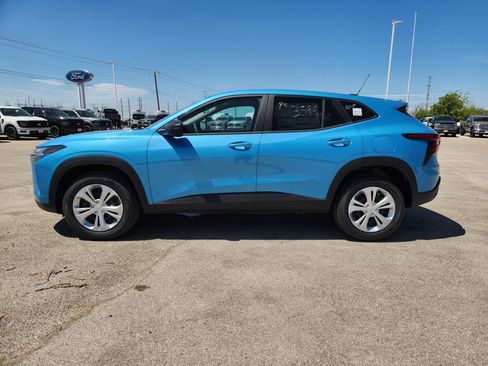 New 2026 Chevrolet Trax LS FWD image 3