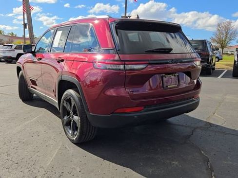 Certified 2023 Jeep Grand Cherokee Altitude image 2