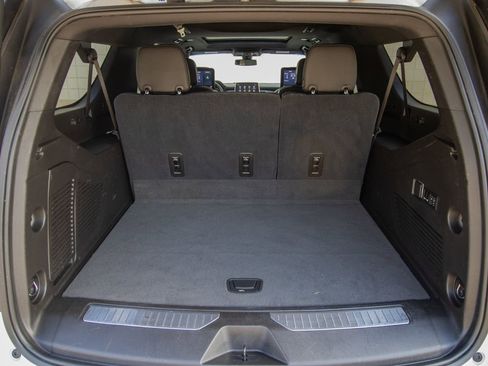 Used 2021 Chevrolet Suburban RST w/ Luxury Package image 48