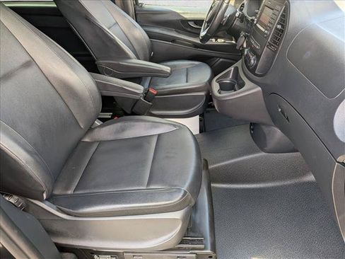 Used 2018 Mercedes-Benz Metris Passenger image 19