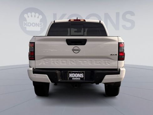 Used 2025 Nissan Frontier SV w/ SV Convenience Package image 5