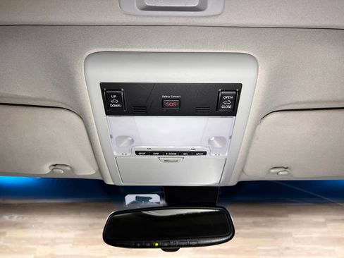 Used 2017 Lexus LS 460 w/ Comfort Package image 19