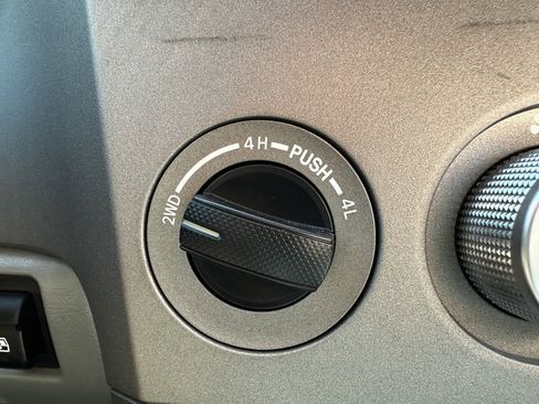 Used 2013 Toyota Tundra Platinum image 30