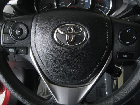 Used 2014 Toyota Corolla LE image 12