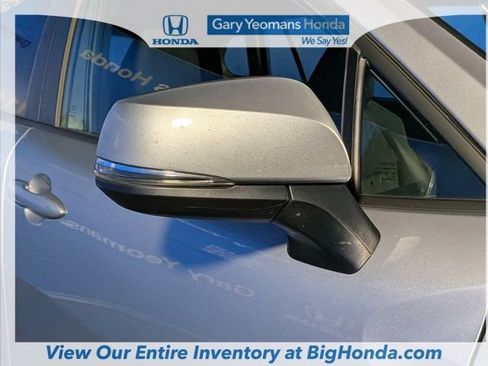 Used 2024 Toyota Corolla Cross LE FWD image 12