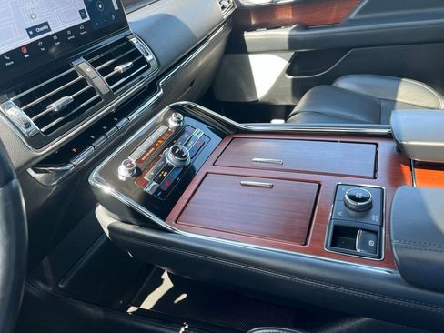 Certified 2022 Lincoln Navigator L Reserve AWD/4WD image 35