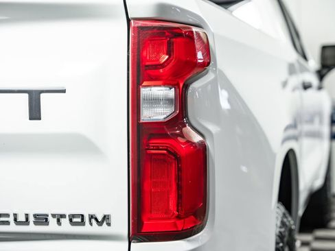 Used 2019 Chevrolet Silverado 1500 Custom w/ Custom Convenience Package image 6