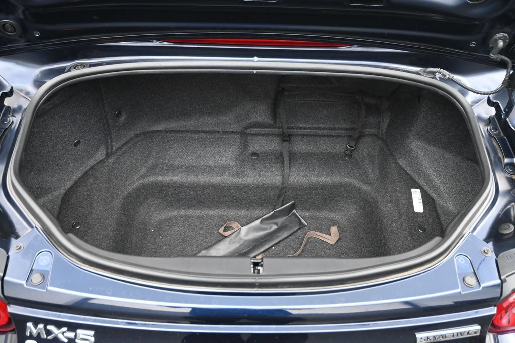 Used 2025 MAZDA MX-5 Miata Club RWD image 24