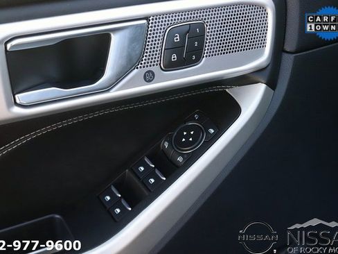 Used 2022 Ford Explorer Limited w/ Equipment Group 301A image 11