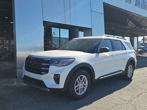 New 2025 Ford Explorer Active w/ Active Comfort Package RWD image 2