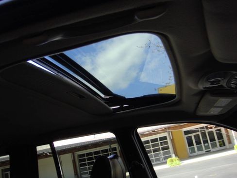 Used 2001 Jeep Grand Cherokee Limited image 16