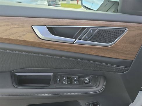 New 2026 Volkswagen Atlas SE image 11