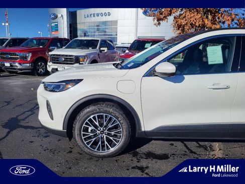 New 2024 Ford Escape SE w/ PHEV Premium Package image 2