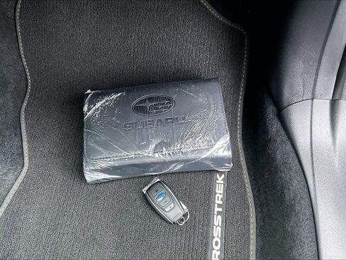 Used 2024 Subaru Crosstrek 2.0i Premium w/ Crosstrek Mirror Package image 20