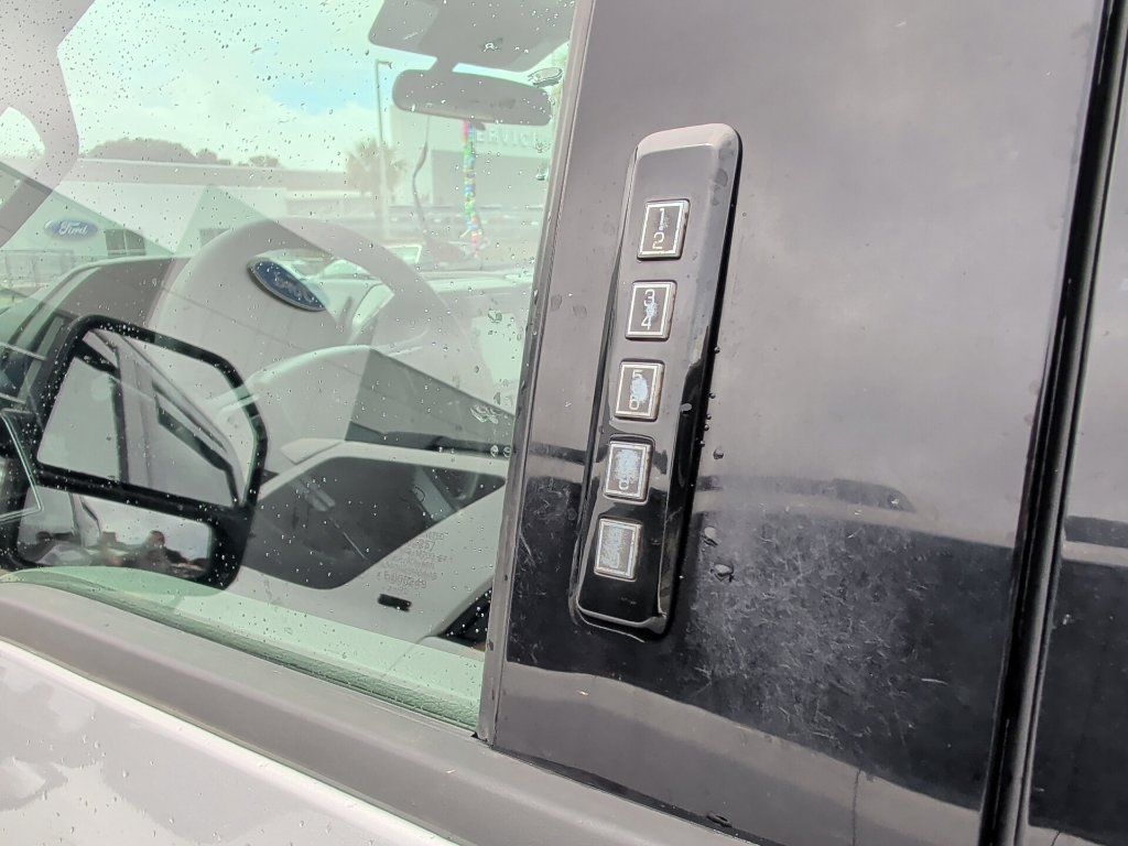 Used 2020 Ford F250 XLT w/ XLT Value Package AWD/4WD image 9