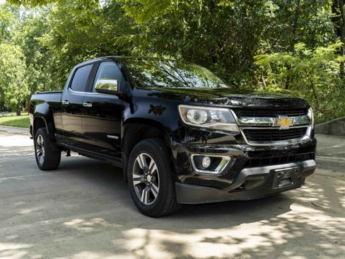 Used 2018 Chevrolet Colorado LT w/ Luxury Package, Chrome AWD/4WD image 2