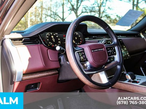 Used 2025 Land Rover Range Rover Autobiography image 18