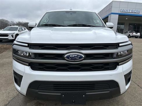 Used 2024 Ford Expedition Max XLT image 9