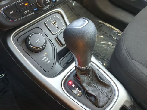 Used 2021 Jeep Compass Sport w/ Cold Weather Group image 25