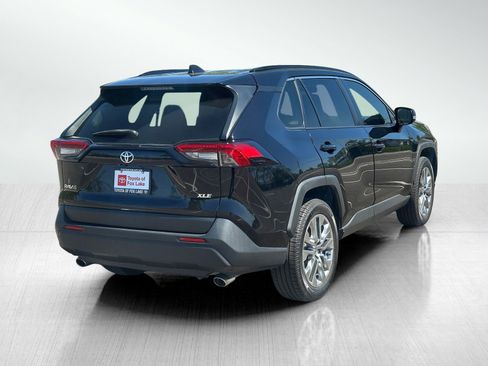 Used 2020 Toyota RAV4 XLE Premium FWD image 7