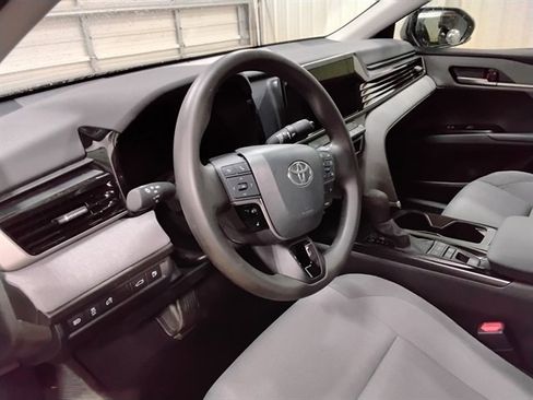 Used 2025 Toyota Camry LE AWD/4WD image 11