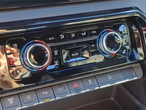 New 2026 GMC Sierra 2500 AT4 w/ AT4 Premium Plus Package image 33