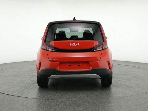 Used 2025 Kia Soul LX w/ LX Technology Package FWD image 7