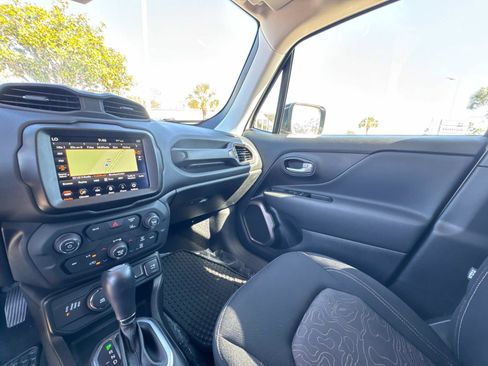 Certified 2023 Jeep Renegade Latitude AWD/4WD image 26