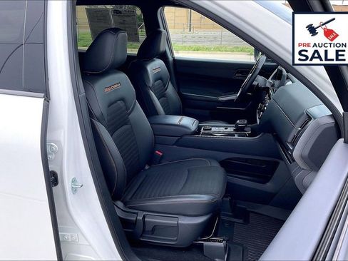 Used 2025 Nissan Pathfinder Rock Creek AWD/4WD image 7