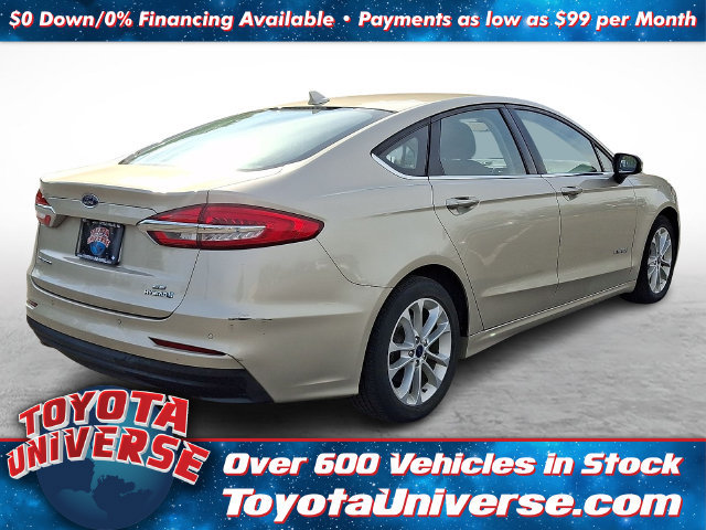 Used 2019 Ford Fusion SE FWD image 4
