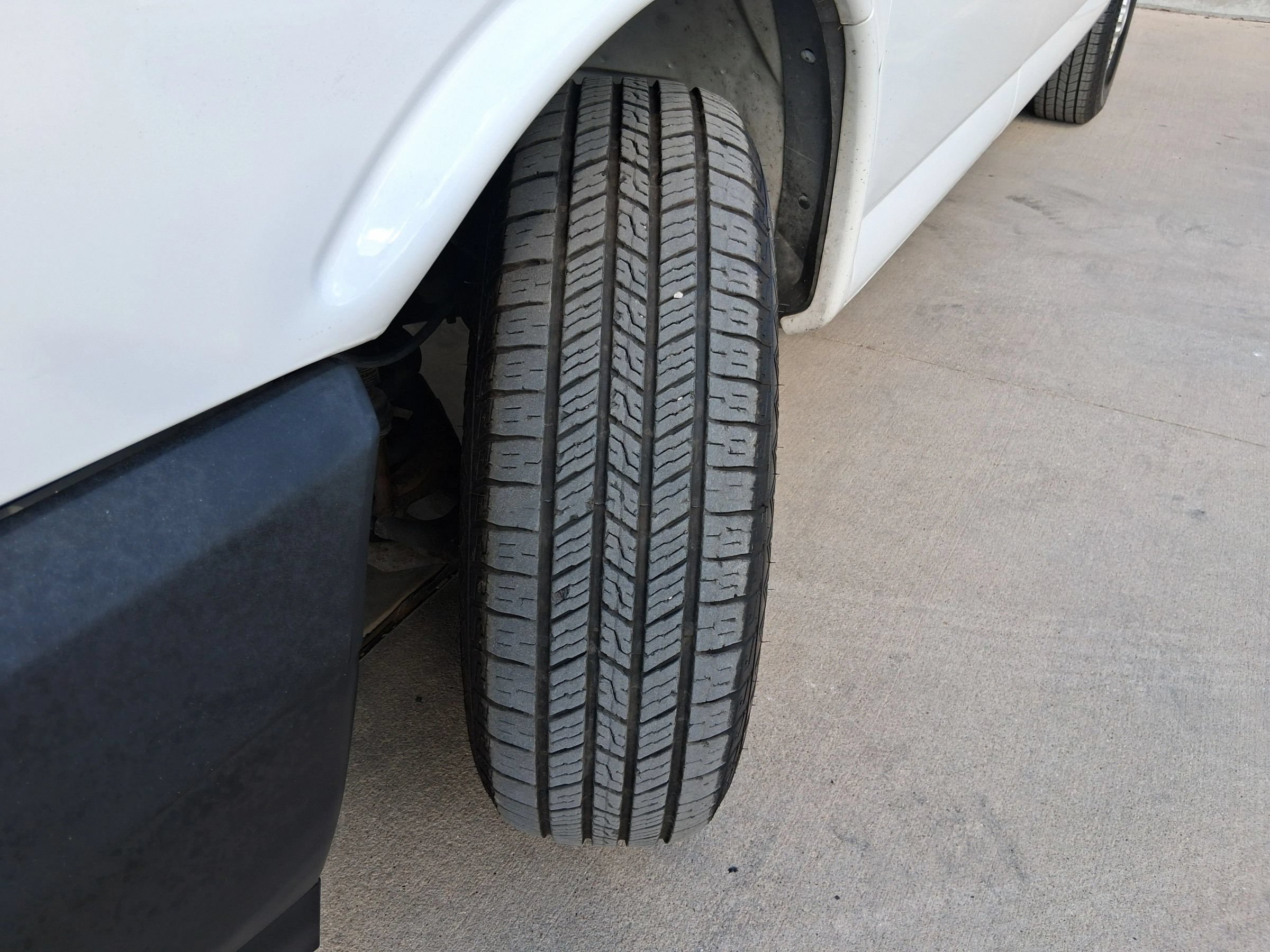 Used 2017 Chevrolet Express 2500 LS RWD image 18