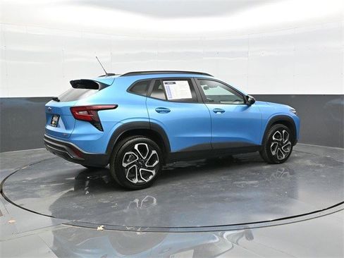 Certified 2025 Chevrolet Trax RS w/ Sunroof Package image 6